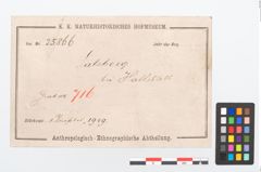 Etikett zu Bronzehalbmondgehängefibel (NHMW-PRAE-025866)